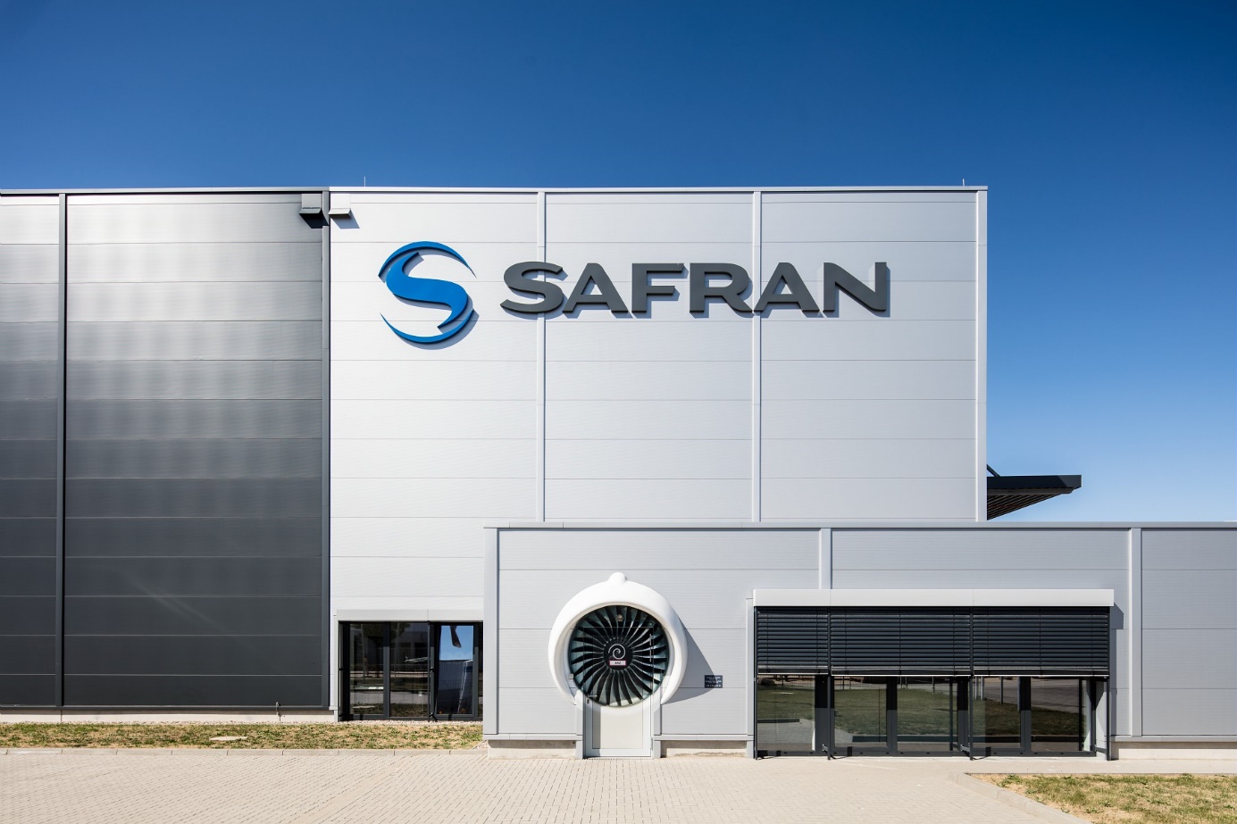 Консервативные прогнозы по Safran. Резкое падение акций
