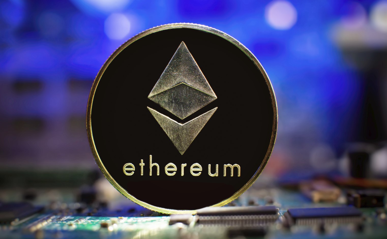 Сезон альткоинов: объём Ethereum растёт