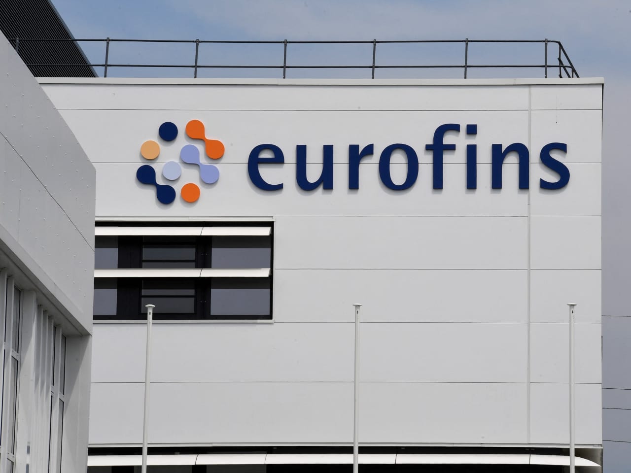 Бумаги Eurofins Scientific проседают из-за слабости органического роста