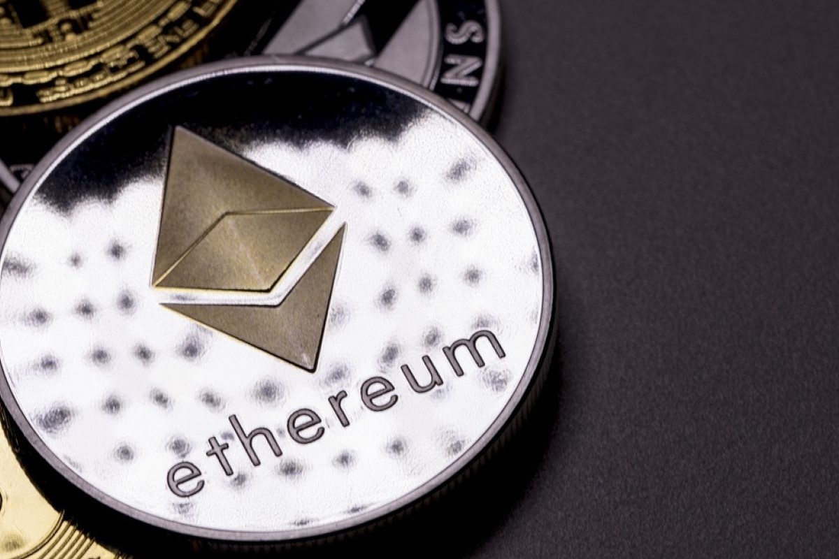 Ethereum удерживает курс в 1887 долларов ввиду сильного накопления