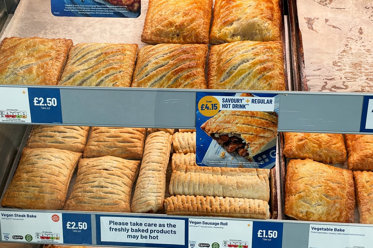 Бумаги Greggs подешевели из-за низкого доверия потребителей